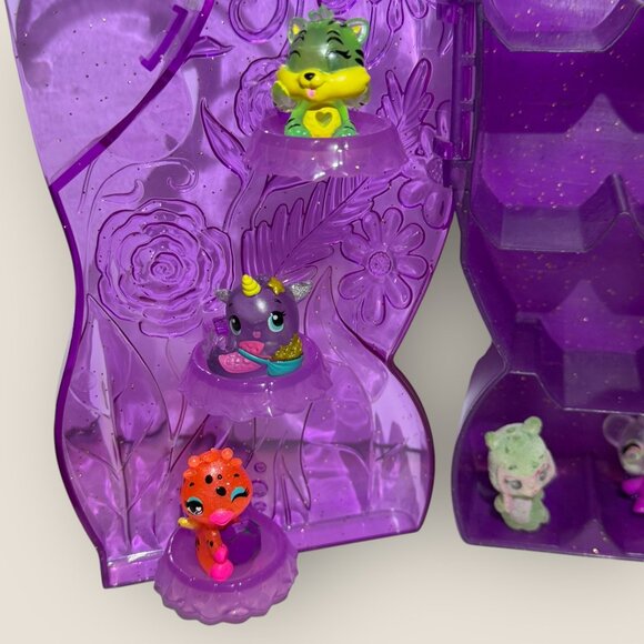 Hatchimals Colleggtibles Purple Glitter Display Case With Mini Figures - Picture 4 of 8
